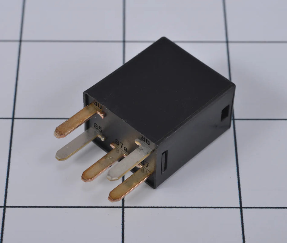 JLG Part # 1001095704 – Relay | Fits JLG 450AJ HC3 / 600S HC3 / 660SJ HC3 / EC660SJ