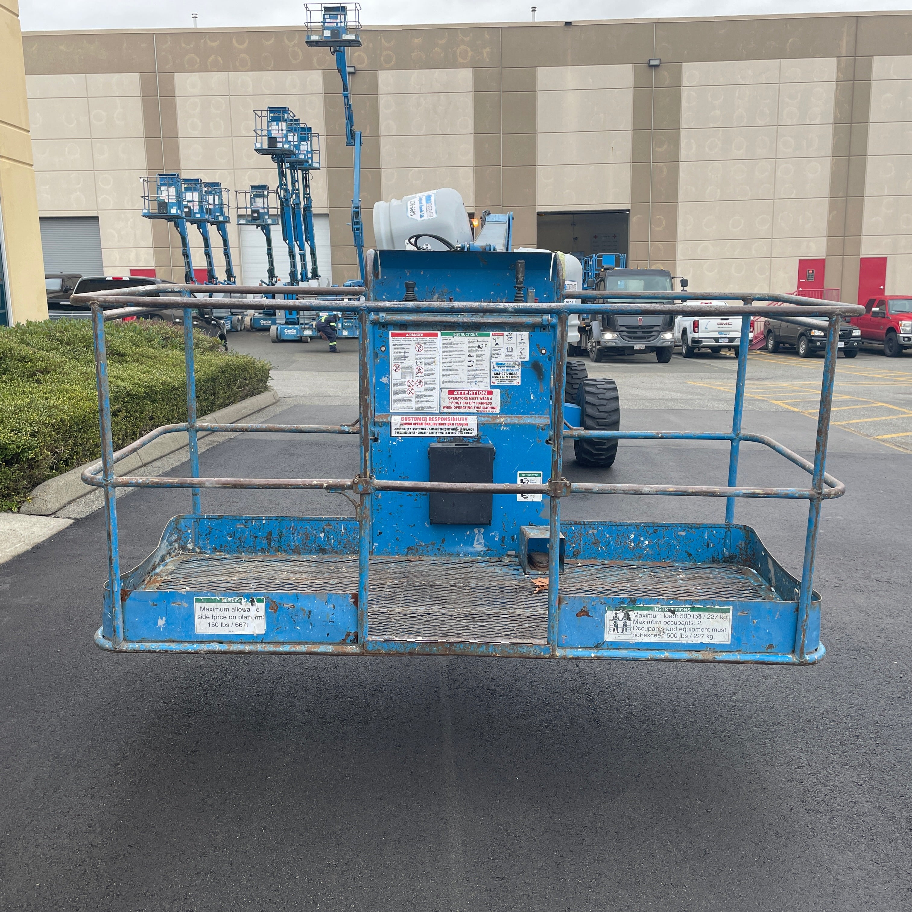 2002 Genie Boom Lift S45 for sale Picture of personel platform, this unit ships to canada and usa