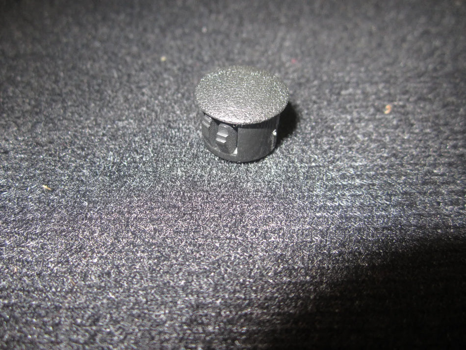 JLG Part # 3520080 – Plug-Spec, Hole 5/8"