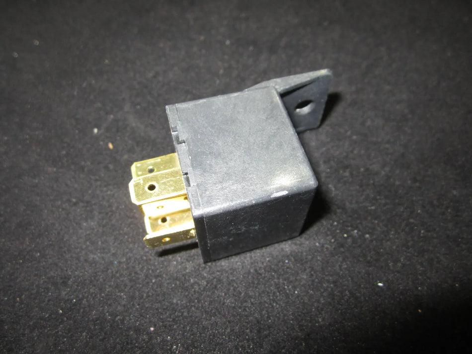 JLG Part # 3740069 – Relay