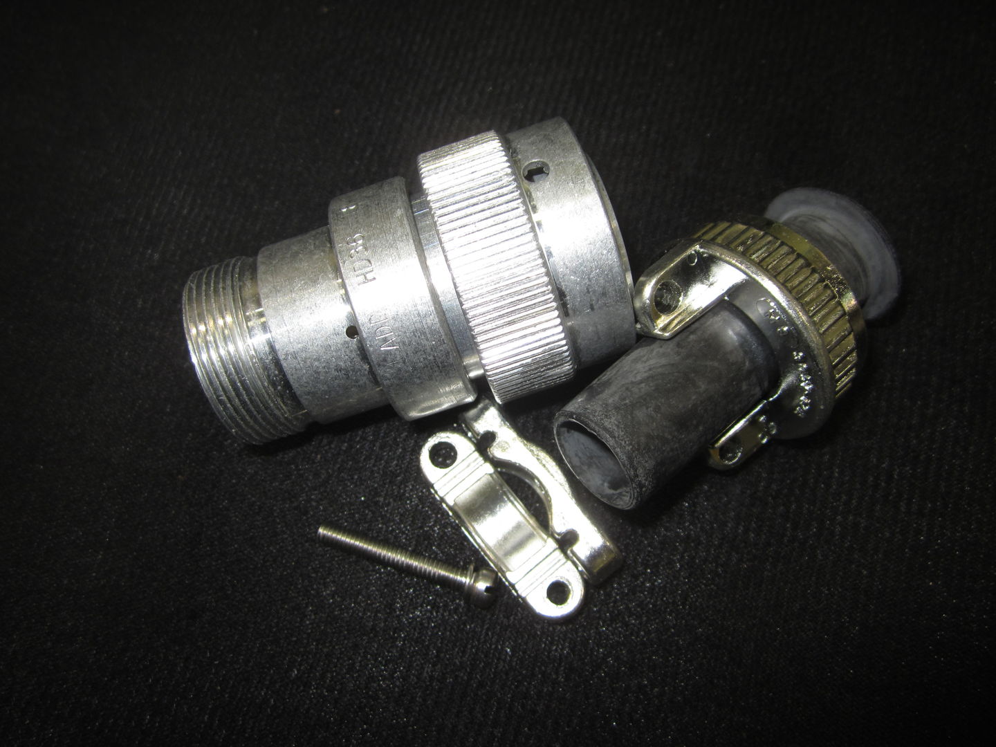 JLG Sn Deutsch Plug Sn3049861 replacement part image