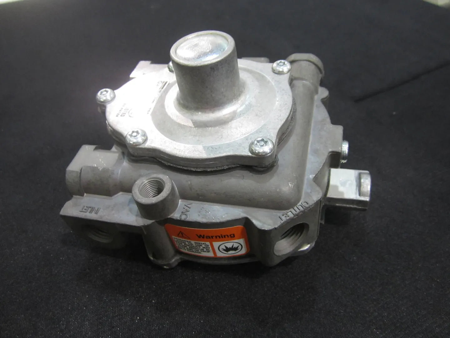 JLG Sn Regulator Lp Gas Sn8020036 replacement part image