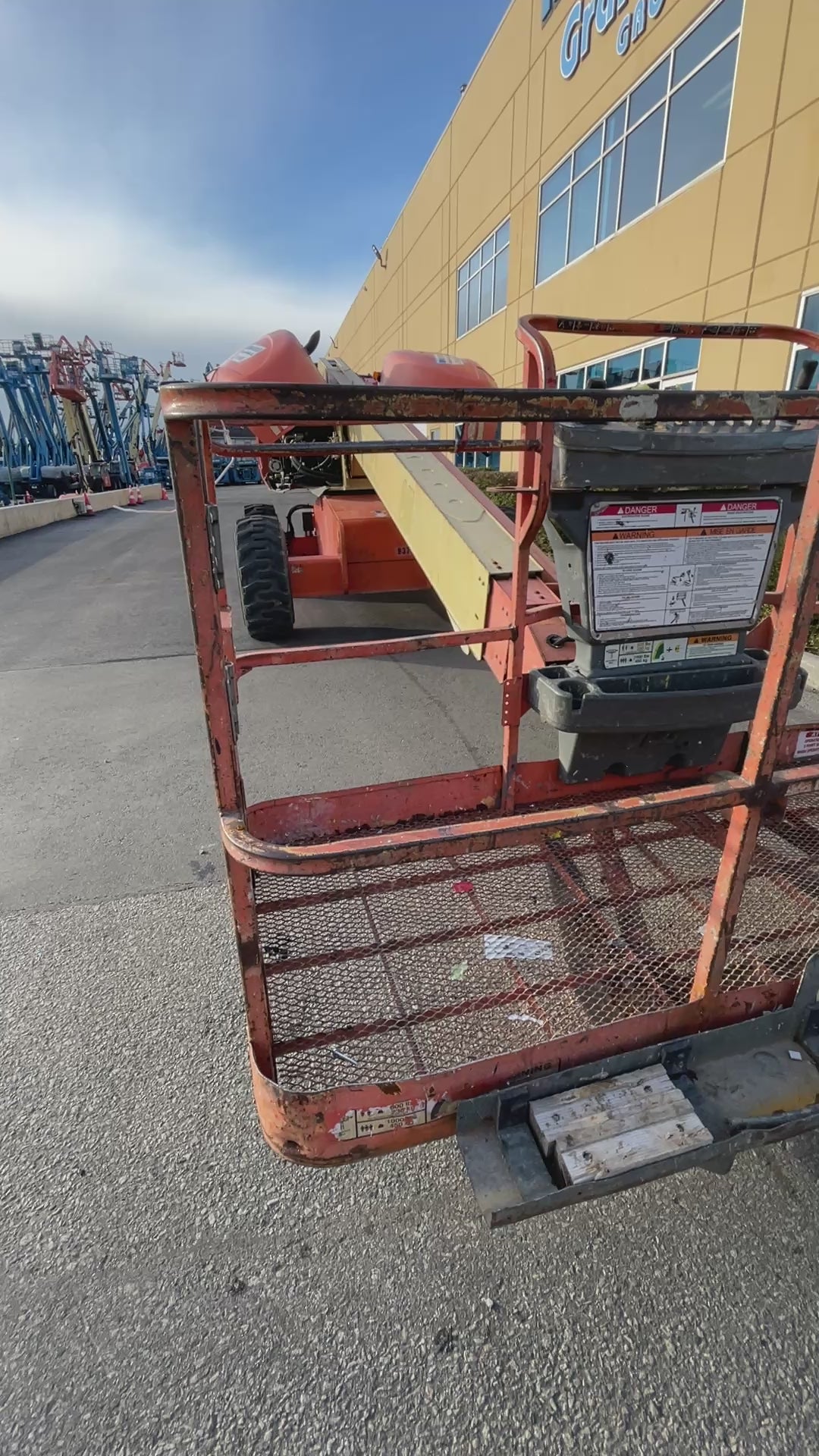 2005 JLG 600 engine running and condition video for walk around and for sale